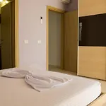 Eka Luxury Two-bedroom Penthouse Апартаменты *