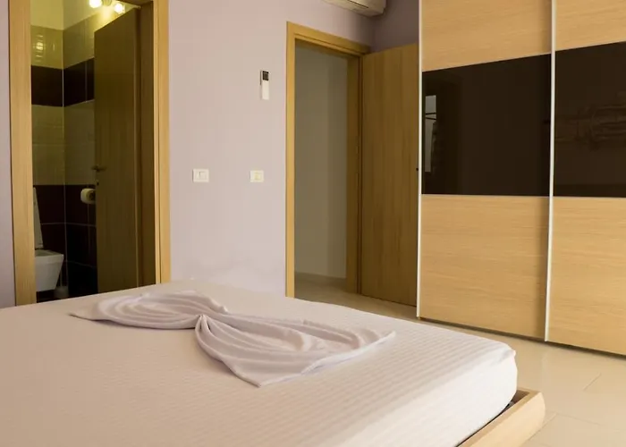 Eka Luxury Two-bedroom Penthouse Lägenhet *